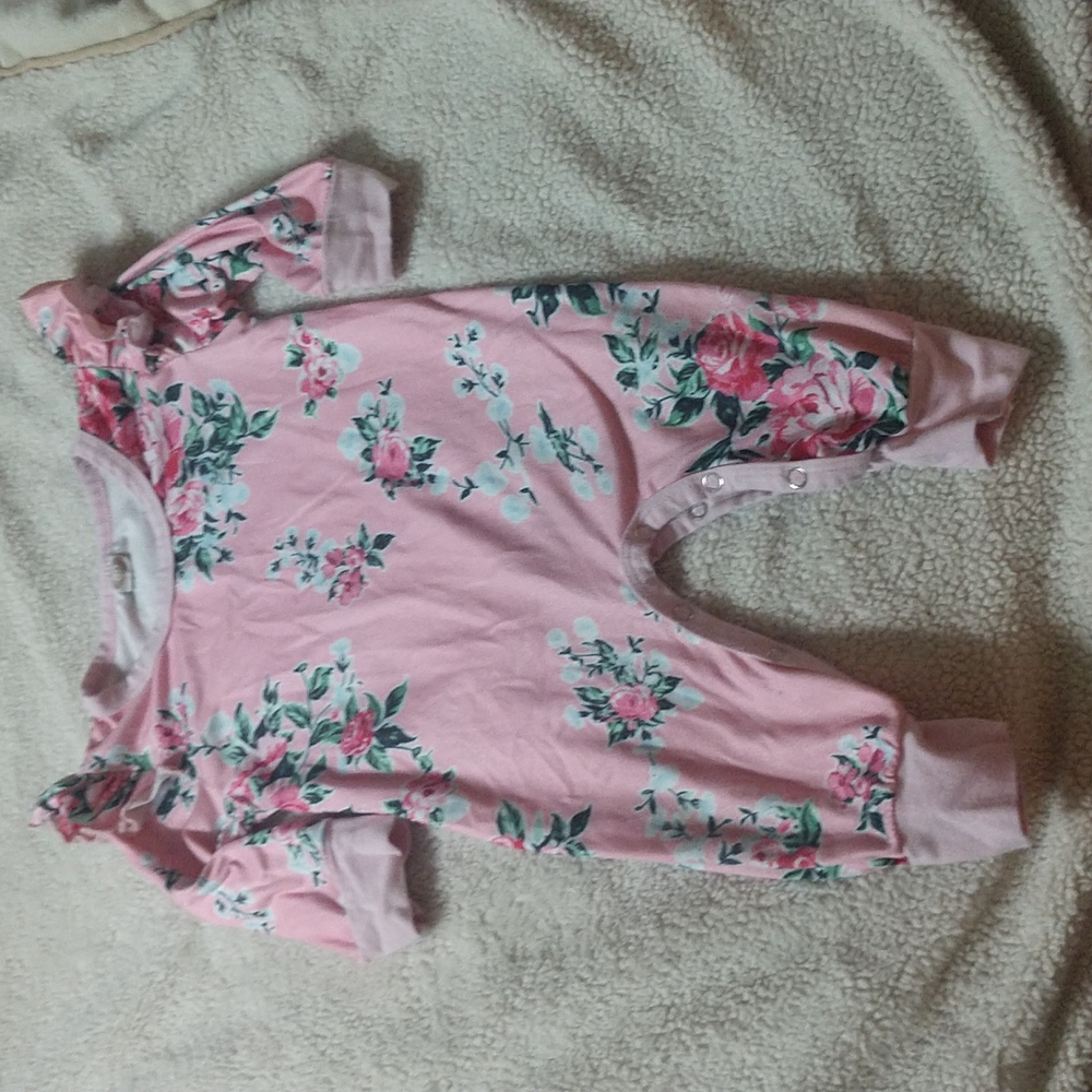2/$15 Baby Girl Pink Romper Long Sleeve Size 6-12 Months